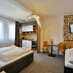 Zum Gruendle 3* オーバーホーフ