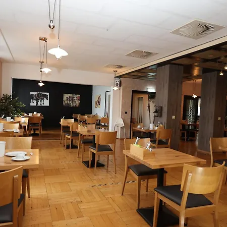 Hotel Zum Gruendle 3*
