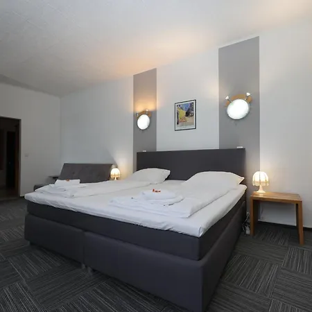 Zum Gruendle Hotel 3*