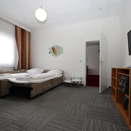 فندق Zum Gruendle 3*