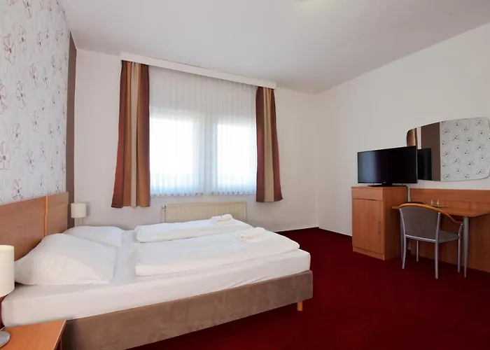 Zum Gruendle Hotell 3*