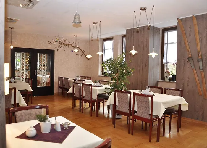 Zum Gruendle Hotell 3*